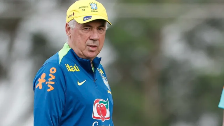 Vampeta reprova provável escalação da seleção brasileira contra o Paraguai nas Eliminatórias: “Eu tiraria o Casemiro”