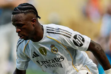 Jornal espanhol destaca ‘coleção de erros’ de Vinícius Júnior em estreia do Real Madrid na Copa do Mundo de Clubes