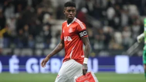 Cruzeiro perto de anunciar contratação de zagueiro do Internacional