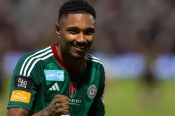 Na mira do Santos, Vitinho recebia R$ 960 mil no Al-Ettifaq, mas Peixe quer reduzir salário