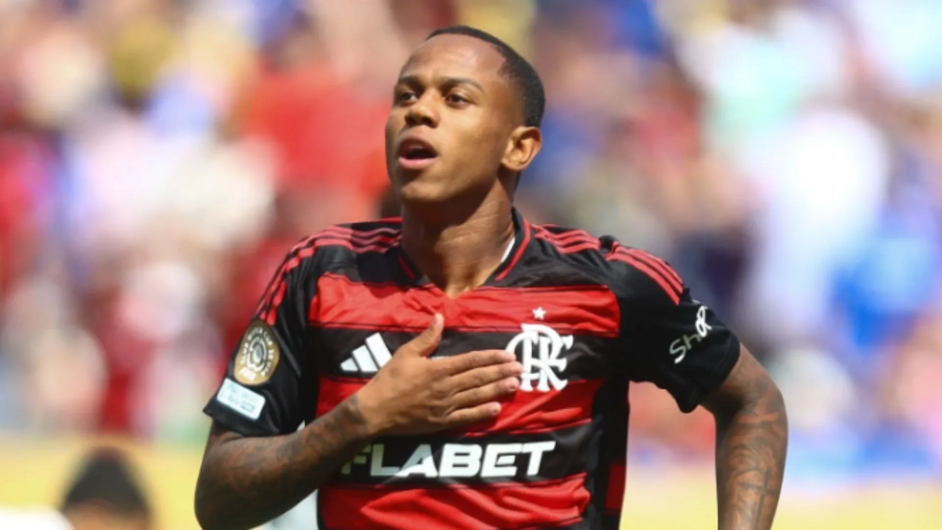 Flamengo abre conversas para renovar com Wallace Yan, diz Venê Casagrande: “Se reuniram no Ninho do Urubu”