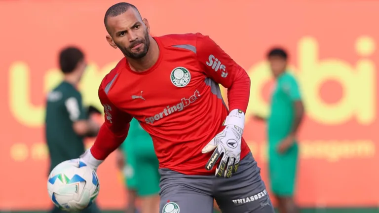Luis Roberto não cogita Rossi e elege Weverton, do Palmeiras, como melhor goleiro dos brasileiros no Mundial