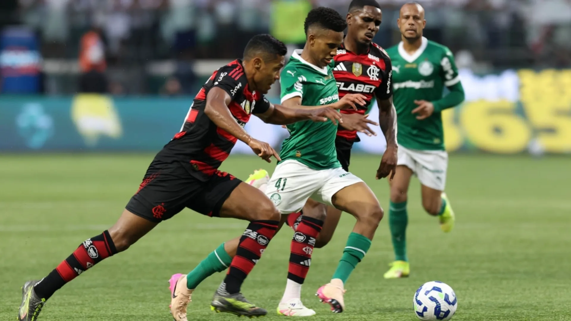 Zinho ignora Palmeiras e Flamengo ao eleger favoritos ao título do Mundial: “Bayern, PSG, Real Madrid e Manchester City”