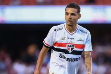 São Paulo encaminha saída de Matheus Alves para o CSKA e torcida reclama: “Vende baixo e negocia mal”