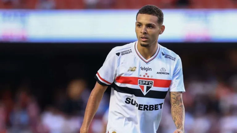 São Paulo encaminha saída de Matheus Alves para o CSKA e torcida reclama: “Vende baixo e negocia mal”