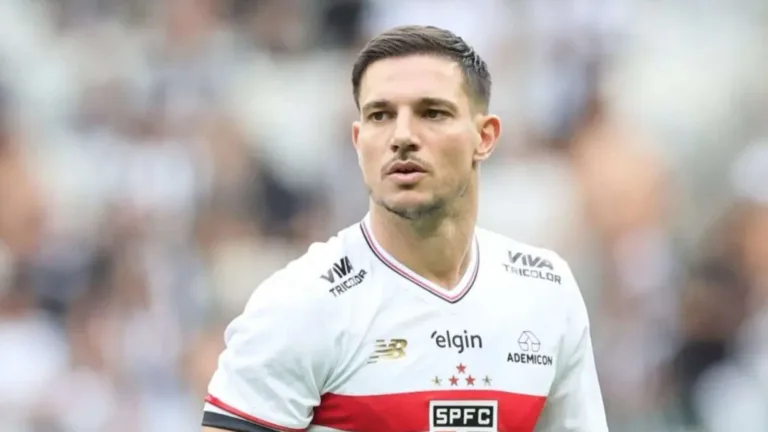 Cédric Soares, do São Paulo, lamenta a morte de André Silva, irmão do Diogo Jota