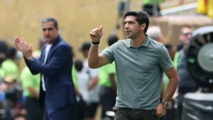 Abel Ferreira lidera e Rogério Ceni aparece em top-3 de técnicos mais longevos do futebol brasileiro