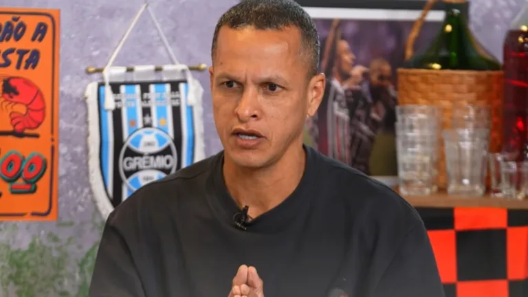 Souza perde a paciência com Abel Ferreira sobre Vitor Roque: “Quando o Palmeiras vence ele dá lição de moral”