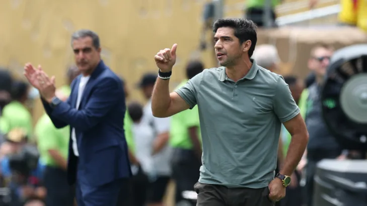 Abel Ferreira aumenta lista de treinadores rivais “derrubados” após derrotas contra o Palmeiras