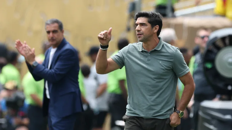 Abel Ferreira aumenta lista de treinadores rivais “derrubados” após derrotas contra o Palmeiras