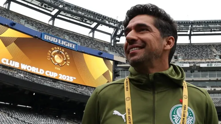 Facincani comenta risada de Abel e Estêvão após eliminação do Palmeiras: “Inflou a confiança e voltou a dar indiretas”