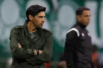 Abel Ferreira trava renovação com Palmeiras e impõe condição: “Se não ganhar títulos, posso ir embora”
