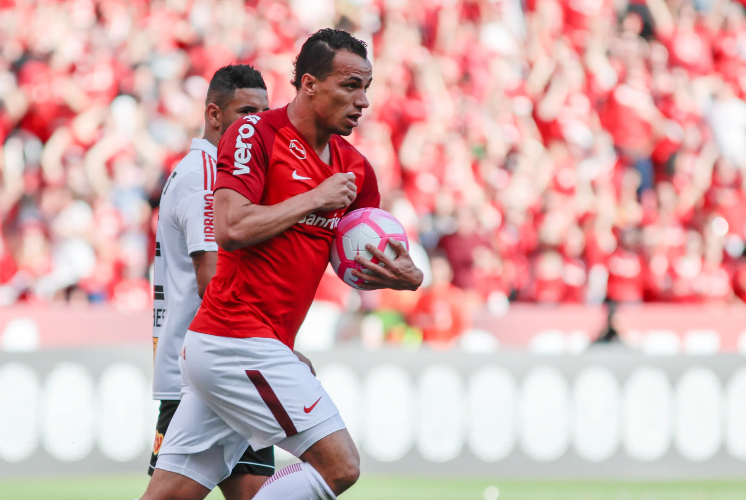 Leandro Damião, ex-Internacional, é contratado por time amador com ajuda de Pará, ex-Santos