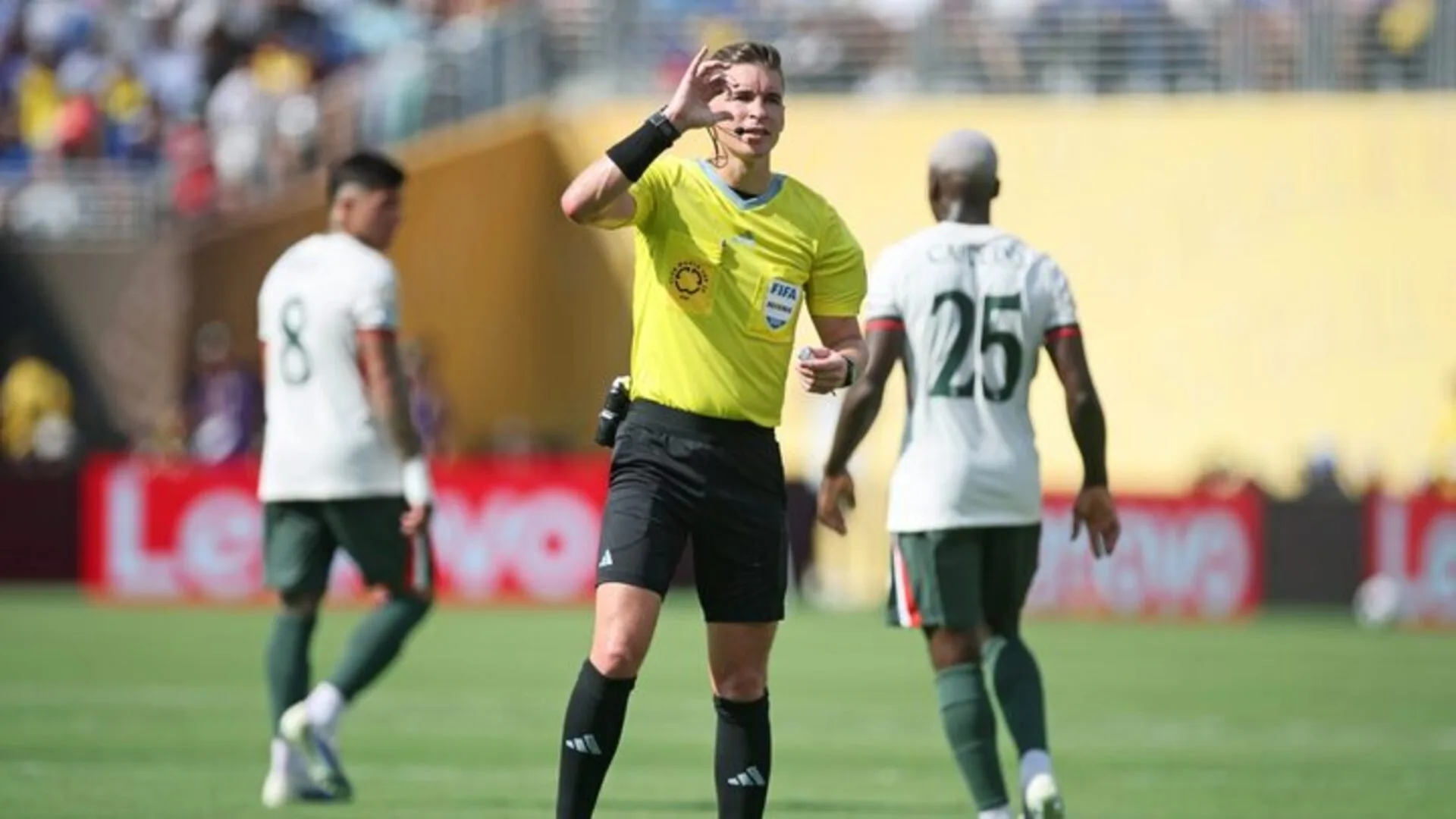 Diori Vasconcelos explica critério da arbitragem para anulação de pênalti em Fluminense x Chelsea: “Decisão foi correta”