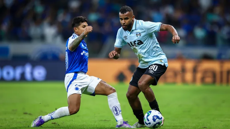 Após goleada no Brasileirão, torcedores do Grêmio reprovam contratação de Alex Santana: “Jogador em plena decadência técnica”