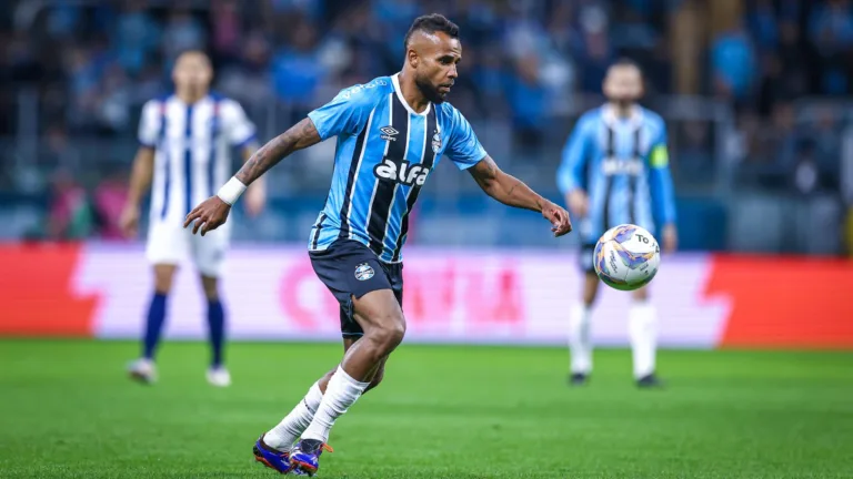 Grêmio terá Alex Santana para a vaga de Dodi em jogo contra o Cruzeiro no Brasileirão