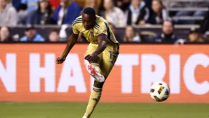 Vasco fez oferta por Nino, mas Andrés Gómez está mais próximo, diz Nicola: “Sinalizou com possibilidade de um acordo”