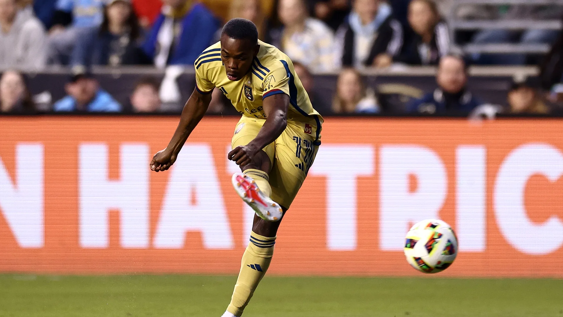 Vasco fez oferta por Nino, mas Andrés Gómez está mais próximo, diz Nicola: “Sinalizou com possibilidade de um acordo”