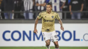 Guilherme Arana trabalha com bola e Atlético-MG pode ganhar ‘reforço’ em volta do Brasileirão