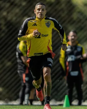 Spartak Moscou mira Guilherme Arana, do Atlético-MG, e Nicola revela valores: “Ofereceram R$ 51 milhões”