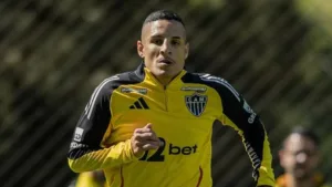 Atlético-MG estipula valor para liberar Guilherme Arana, segundo Nicola: “Ofertas próximas de R$ 51 milhões”