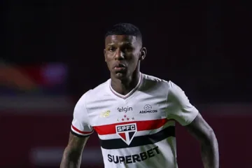 Marcelo Braga revela primeira escalação de Crespo no São Paulo e torcida protesta: “Arboleda no banco não”