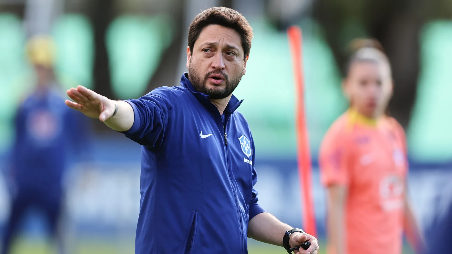 Arthur Elias fala sobre como o Brasil deve atuar contra o Uruguai: “A gente precisa ter atitude”