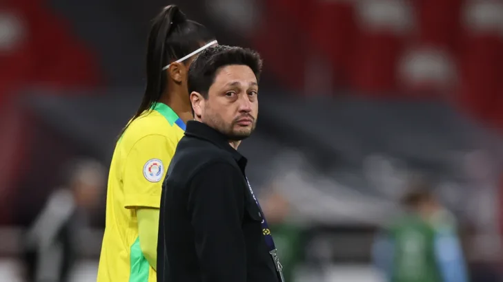 Arthur Elias fala sobre à final da Copa América Feminina: “É um clássico da América do Sul” Arthur Elias fala sobre à final da Copa América Feminina: “É um clássico da América do Sul”