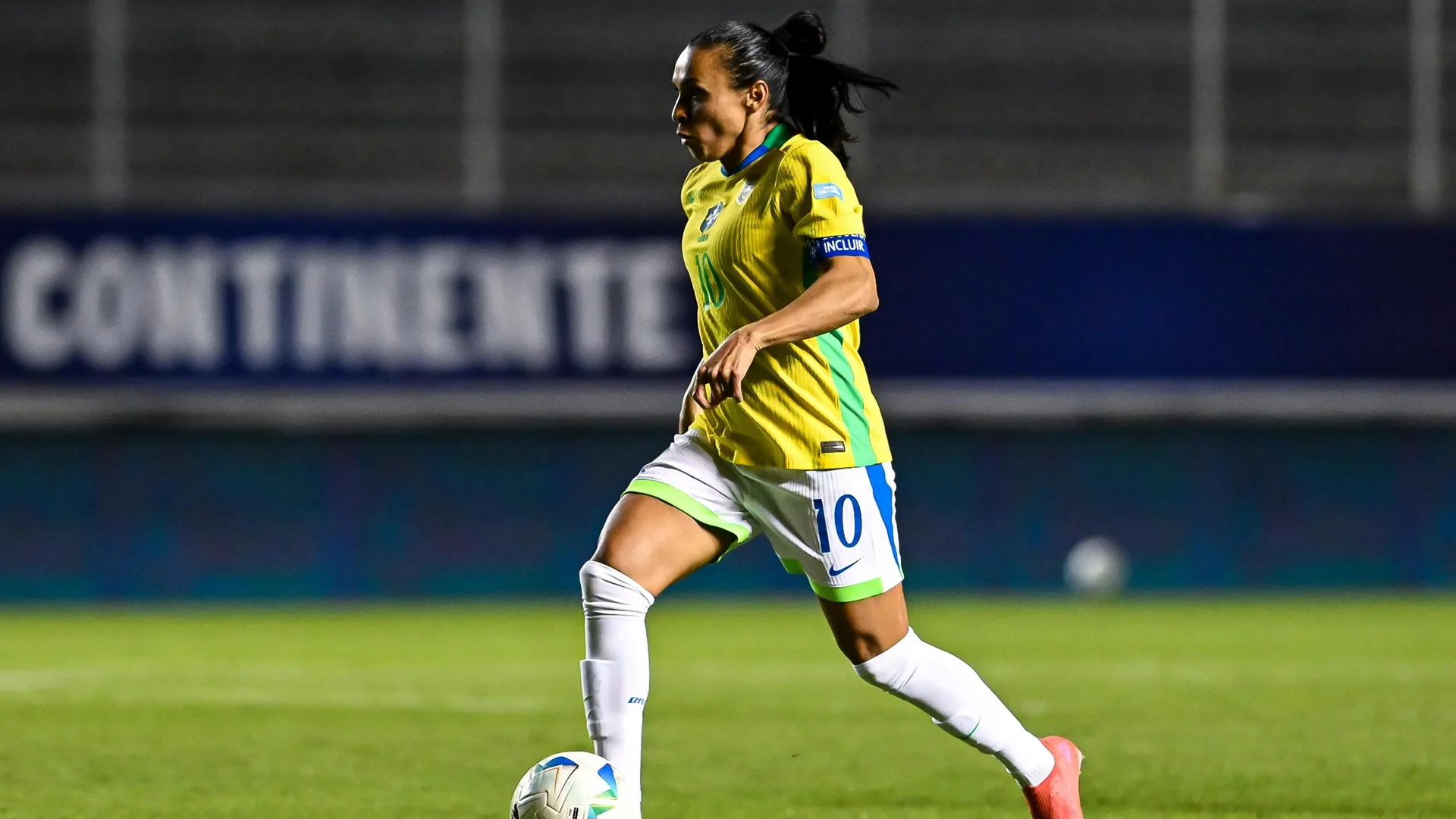 Arthur Elias fala sobre como se sente treinando a rainha Marta: “É um privilégio para mim”