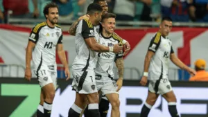 Mário Henrique Caixa diz que derrota do Atlético-MG para o Bahia foi ‘ducha de água fria’