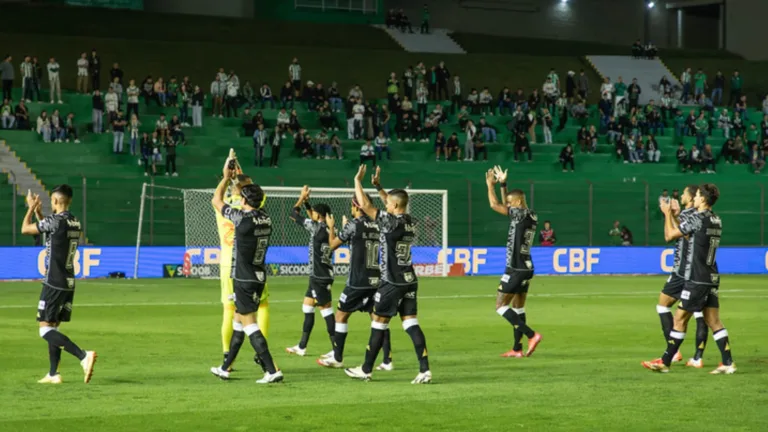 Lucas Tanaka atualiza situação de salários atrasados no Atlético-MG: “Vai ter dois a três meses de dificuldade” 