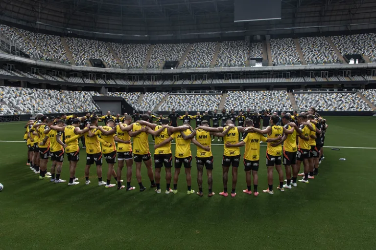 Atlético-MG tem ‘divisão’ de elenco quanto a cobranças à diretoria por salários atrasados