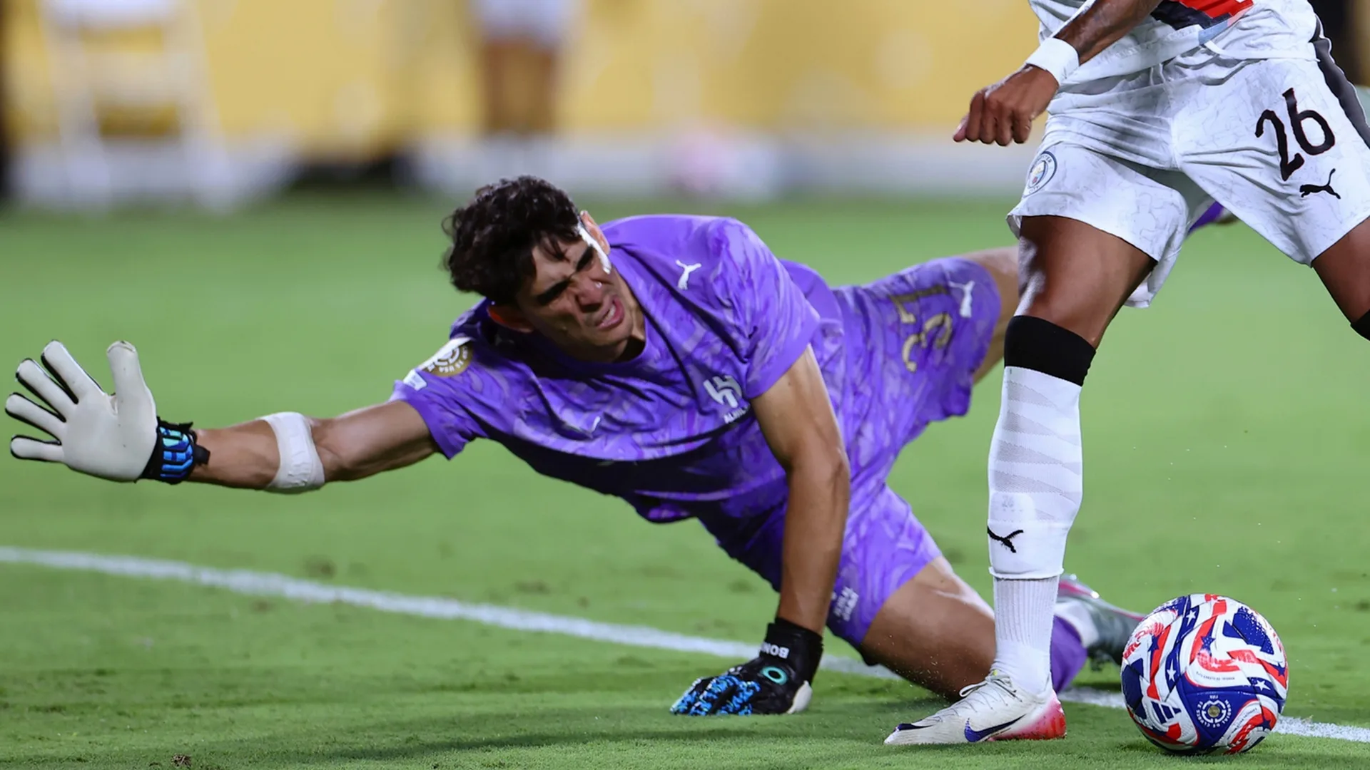 Torcedores exaltam goleiro Bono após classificação do Al-Hilal diante do Manchester City: “Fez a defesa do Mundial”