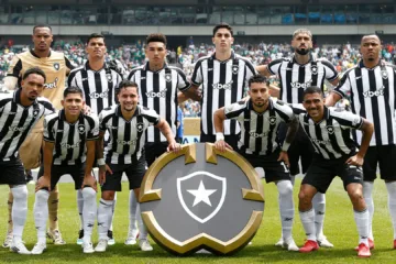 Botafogo termina o Mundial de Clubes com lesão de Bastos, sem técnico e com a saída de Jair