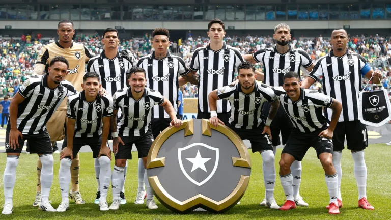 Botafogo é indicado como clube do ano pela Bola de Ouro 2025 e torcedores estrangeiros repercutem: “Quem são eles?”