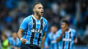 Atacante dinamarquês notifica o Grêmio por dívida milionária