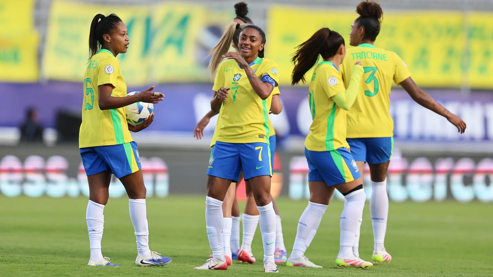 Seleção brasileira feminina goleia a Bolívia por 6×0 com três gols de Kerolin e dois de Luany