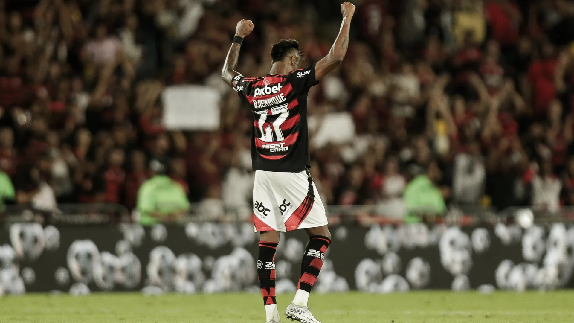 Felipe Melo exalta chances do Flamengo no Brasileirão, Copa do Brasil e Libertadores: “Sem dúvida o melhor time”