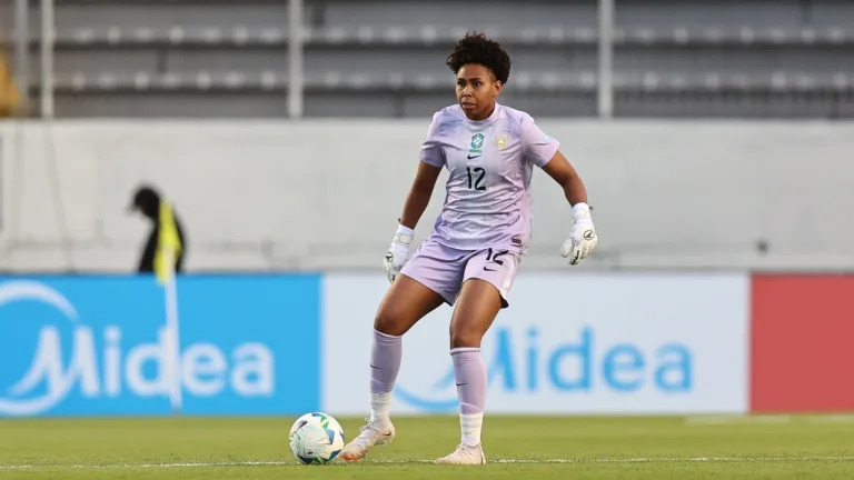 Camila fala sobre estreia na seleção brasileira feminina e exalta o Cruzeiro: “Estou conseguindo jogar e ganhar confiança”