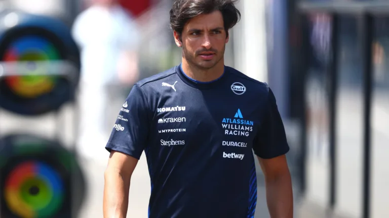 Carlos Sainz Jr revela interesse da Mercedes na Fórmula 1: “Definitivamente eles estavam considerando”