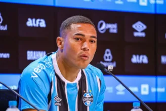 Carlos Vinicius, atacante