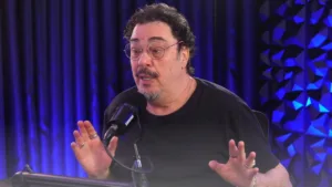 Casagrande indica vitória do Flamengo hoje contra o São Paulo pelo Brasileirão: “A tabela mostra a diferença entre eles”