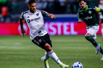Cicinho projeta derrota do Palmeiras contra o Atlético-MG pelo Brasileirão e prevê crise no Verdão: “Vai virar um caos”