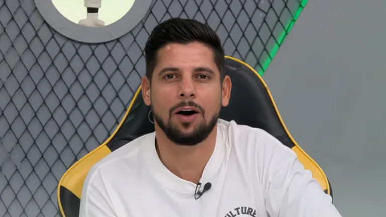 Cicinho surpreende com palpite para clássico entre Cruzeiro x Atlético-MG na Copa do Brasil: “3×0 Galão”