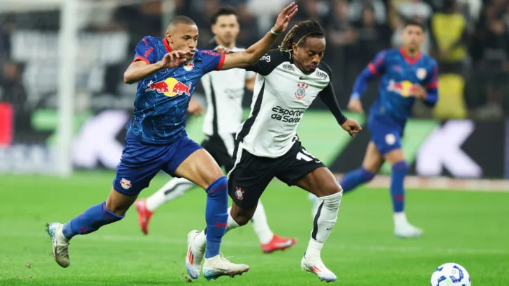 Corinthians perde para RB Bragantino em casa e torcedores se revoltam com pênalti dado pela arbitragem Corinthians perde para RB Bragantino em casa e torcedores se revoltam com pênalti dado pela arbitragem