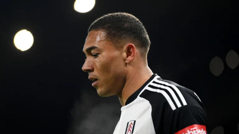 Corinthians negocia com Carlos Vinícius e Casagrande se revolta: “Tem que pagar as contas”