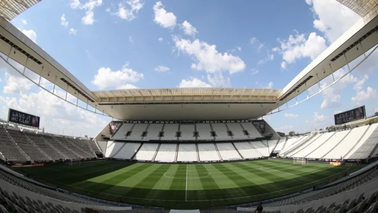 Zé Elias opina se Corinthians deveria virar SAF: “O clube vem sendo lesado”