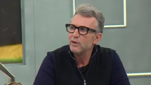 Craque Neto vê Corinthians ‘destruído politicamente e financeiramente’, mas faz ressalva: “Briga por título da Copa do Brasil”