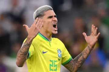 Craque Neto escala sua seleção brasileira ideal com Pedro e Raphinha no ataque: “Penso no futebol em um 4-4-2”