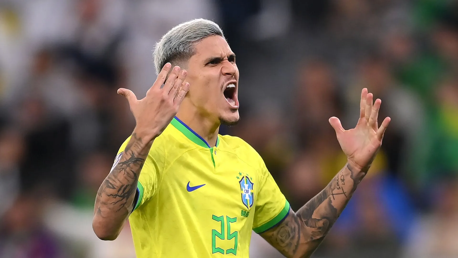 Craque Neto escala sua seleção brasileira ideal com Pedro e Raphinha no ataque: “Penso no futebol em um 4-4-2”